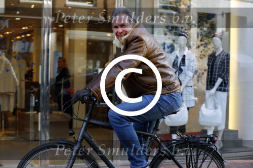 Amsterdam 16 februari 2016 
Maarten Spanjer op zijn fiets in de pc hooftstraat