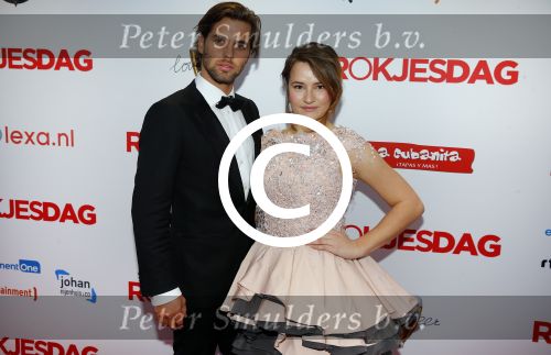Amsterdam 7 maart 2016
Premiere Rokjesdag in Tuschinski met Regisseur Johan Nijenhuis, scenarioschrijver Evelien Hagebeek, Lieke van Lexmond, Birgit Schuurman, Toprak YalÃ§iner, Ferdi Stofmeel, Anne-Marie Jung, Martijn Fischer, Esmee van Kampen, Melissa Drost, David Lucieer, Carly Wijs, Hassan Salah Slaby, Manuel Broekman, Jim Bakkum, Barbara Sloesen, Stijn Fransen, Loek Peters.