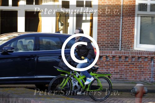 Amsterdam 16 gebruari 2016
Marc Marie Huijbregts op de fiets in het vondelpark