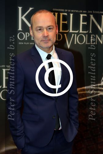 Amsterdam 22 februari 2016
Premiere Knielen op een Bed Violen in Tuschinski , Noortje Herlaar en partner Barry Atsma spelen de hoofdrol. Marcel Hensema