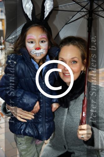 Amsterdam 14 februari 2016
Premiere Robinson Crusoe in pathe arena.
Marlayne Sahupala met dochter