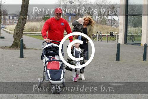 Den Haag 12 februari 2016
Samantha ( Barbie) en haar man Michael v d Plas met hun manager Jake Hampel zijn vrouw en hun PT