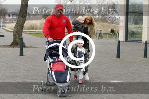 Den Haag 12 februari 2016
Samantha ( Barbie) en haar man Michael v d Plas met hun manager Jake Hampel zijn vrouw en hun PT