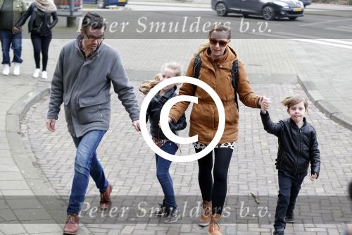 Amsterdam 13 februari 2016 
Premiere Zootropolis in het tropenmuseum. Michiel Veenstra met gezin