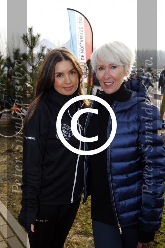 Biddinghuizen 6 maart 2016
De hollandse 100 georganiseerd door prins Bernhard jr . 10 km schaatsen en 90km fietsen .
De opbrengst gaat naar het onderzoek tegen lymphe klier kanker. Monique des Bouvrie met Rosanna Kluivert