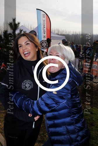 Biddinghuizen 6 maart 2016
De hollandse 100 georganiseerd door prins Bernhard jr . 10 km schaatsen en 90km fietsen .
De opbrengst gaat naar het onderzoek tegen lymphe klier kanker. Monique des Bouvrie met Rosanna Kluivert