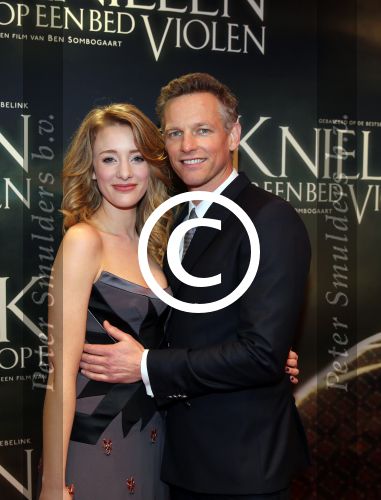 Amsterdam 22 februari 2016
Premiere Knielen op een Bed Violen in Tuschinski , Noortje Herlaar en partner Barry Atsma spelen de hoofdrol.