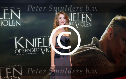 Amsterdam 22 februari 2016
Premiere Knielen op een Bed Violen in Tuschinski , Noortje Herlaar en partner Barry Atsma spelen de hoofdrol.