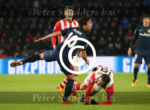 Eindhoven, 24 Februari 2016
1/8 Finale PSV-Atletico Madrid, eindstand 0-0
Oliver Torres in duel met Andres Guardado achtergronf Marco v Ginkel