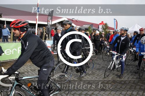 Biddinghuizen 6 maart 2016
De hollandse 100 georganiseerd door prins Bernhard jr . 10 km schaatsen en 90km fietsen .
De opbrengst gaat naar het onderzoek tegen lymphe klier kanker. Patrick Kluivert