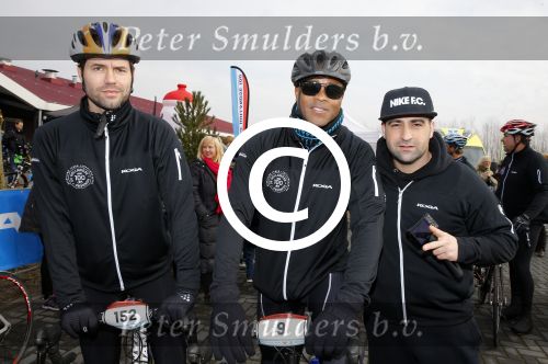 Biddinghuizen 6 maart 2016
De hollandse 100 georganiseerd door prins Bernhard jr . 10 km schaatsen en 90km fietsen .
De opbrengst gaat naar het onderzoek tegen lymphe klier kanker. Hanni Hanna met Patrick Kluivert en Simon Keizer