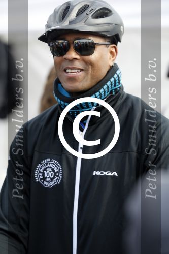 Biddinghuizen 6 maart 2016
De hollandse 100 georganiseerd door prins Bernhard jr . 10 km schaatsen en 90km fietsen .
De opbrengst gaat naar het onderzoek tegen lymphe klier kanker. Patrick Kluivert