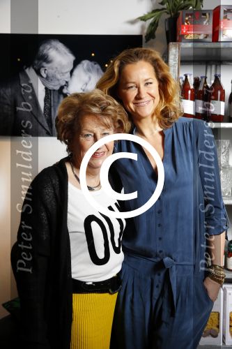 Laren 14 februari 2016
Opening expositie van Paulien Huizinga. Paulien met moeder