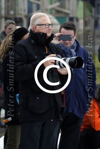 Biddinghuizen 6 maart 2016
De hollandse 100 georganiseerd door prins Bernhard jr . 10 km schaatsen en 90km fietsen .
De opbrengst gaat naar het onderzoek tegen lymphe klier kanker. Pieter v Vollenhoven met zijn canon camera
