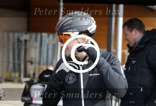 Biddinghuizen 6 maart 2016
De hollandse 100 georganiseerd door prins Bernhard jr . 10 km schaatsen en 90km fietsen .
De opbrengst gaat naar het onderzoek tegen lymphe klier kanker.