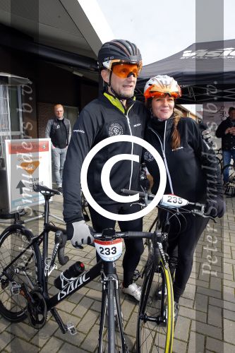 Biddinghuizen 6 maart 2016
De hollandse 100 georganiseerd door prins Bernhard jr . 10 km schaatsen en 90km fietsen .
De opbrengst gaat naar het onderzoek tegen lymphe klier kanker.