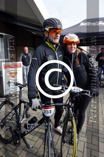 Biddinghuizen 6 maart 2016
De hollandse 100 georganiseerd door prins Bernhard jr . 10 km schaatsen en 90km fietsen .
De opbrengst gaat naar het onderzoek tegen lymphe klier kanker.