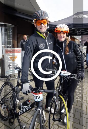 Biddinghuizen 6 maart 2016
De hollandse 100 georganiseerd door prins Bernhard jr . 10 km schaatsen en 90km fietsen .
De opbrengst gaat naar het onderzoek tegen lymphe klier kanker.