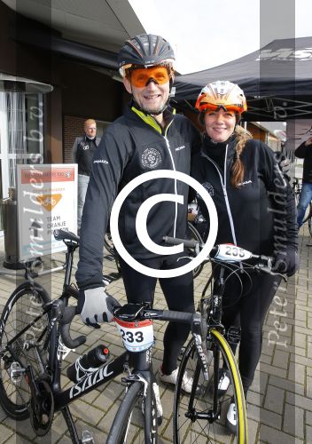 Biddinghuizen 6 maart 2016
De hollandse 100 georganiseerd door prins Bernhard jr . 10 km schaatsen en 90km fietsen .
De opbrengst gaat naar het onderzoek tegen lymphe klier kanker.