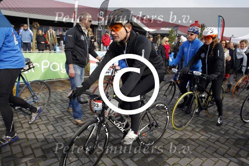 Biddinghuizen 6 maart 2016
De hollandse 100 georganiseerd door prins Bernhard jr . 10 km schaatsen en 90km fietsen .
De opbrengst gaat naar het onderzoek tegen lymphe klier kanker.