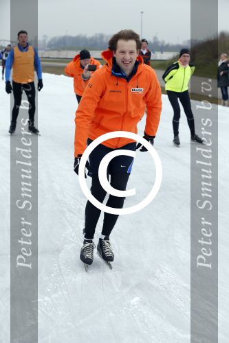 Biddinghuizen 6 maart 2016
De hollandse 100 georganiseerd door prins Bernhard jr . 10 km schaatsen en 90km fietsen .
De opbrengst gaat naar het onderzoek tegen lymphe klier kanker. Prins Floris met prinses Aimee en hun kinderen Magali en Eliane