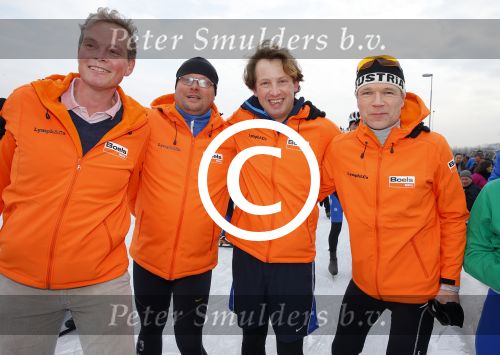 Biddinghuizen 6 maart 2016
De hollandse 100 georganiseerd door prins Bernhard jr . 10 km schaatsen en 90km fietsen .
De opbrengst gaat naar het onderzoek tegen lymphe klier kanker. Prins Floris met prinses Aimee en hun kinderen Magali en Eliane