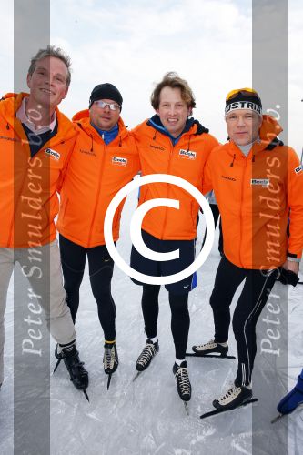 Biddinghuizen 6 maart 2016
De hollandse 100 georganiseerd door prins Bernhard jr . 10 km schaatsen en 90km fietsen .
De opbrengst gaat naar het onderzoek tegen lymphe klier kanker. Prins Floris met prinses Aimee en hun kinderen Magali en Eliane