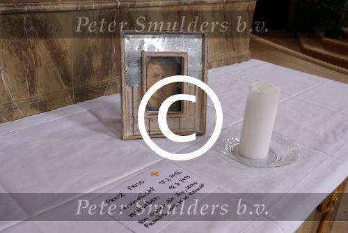 Lech 22 februari 2016
Lijstje met foto van Prins Friso in de kerk van Lech