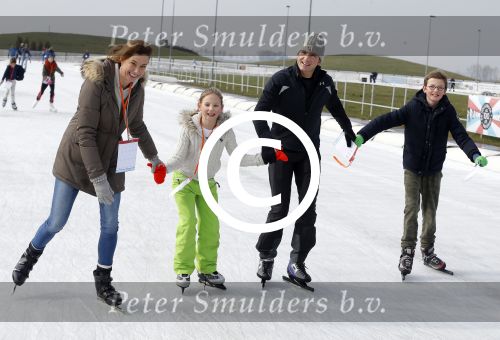 Biddinghuizen 6 maart 2016
De hollandse 100 georganiseerd door prins Bernhard jr . 10 km schaatsen en 90km fietsen .
De opbrengst gaat naar het onderzoek tegen lymphe klier kanker. Prins Maurits met Prinses Marilene