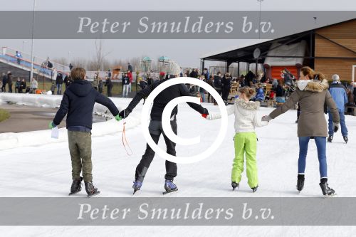 Biddinghuizen 6 maart 2016
De hollandse 100 georganiseerd door prins Bernhard jr . 10 km schaatsen en 90km fietsen .
De opbrengst gaat naar het onderzoek tegen lymphe klier kanker. Prins Maurits met Prinses Marilene