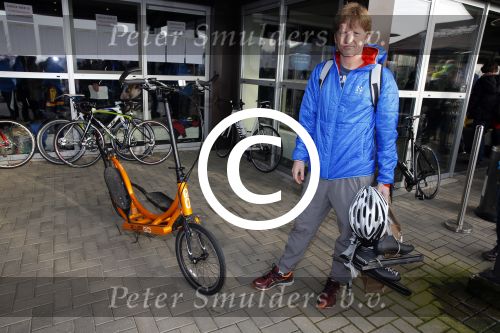 Biddinghuizen 6 maart 2016
De hollandse 100 georganiseerd door prins Bernhard jr . 10 km schaatsen en 90km fietsen .
De opbrengst gaat naar het onderzoek tegen lymphe klier kanker. Prins Pieter Christiaan