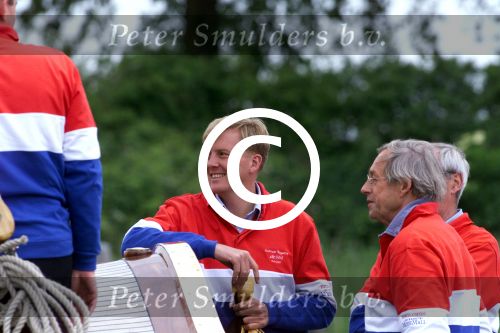 Muiden 9 juni 2001

Prins Willem Alexander en Yvonne v Gennip, Cees Wolzak, Jan Loorbach varen met de Groene Draeck. Allen zijn lid van de club van 144

Peter Smulders bv