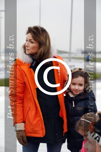 Biddinghuizen 6 maart 2016
De hollandse 100 georganiseerd door prins Bernhard jr . 10 km schaatsen en 90km fietsen .
De opbrengst gaat naar het onderzoek tegen lymphe klier kanker. Prins Floris met prinses Aimee en hun kinderen Magali en Eliane