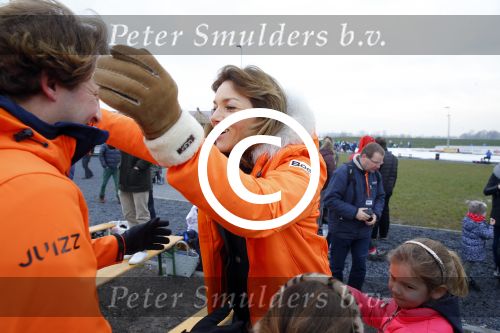 Biddinghuizen 6 maart 2016
De hollandse 100 georganiseerd door prins Bernhard jr . 10 km schaatsen en 90km fietsen .
De opbrengst gaat naar het onderzoek tegen lymphe klier kanker. Prins Floris met prinses Aimee en hun kinderen Magali en Eliane