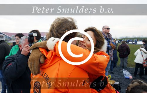 Biddinghuizen 6 maart 2016
De hollandse 100 georganiseerd door prins Bernhard jr . 10 km schaatsen en 90km fietsen .
De opbrengst gaat naar het onderzoek tegen lymphe klier kanker. Prins Floris met prinses Aimee en hun kinderen Magali en Eliane