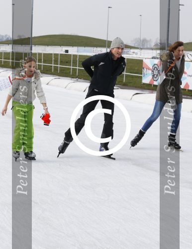 Biddinghuizen 6 maart 2016
De hollandse 100 georganiseerd door prins Bernhard jr . 10 km schaatsen en 90km fietsen .
De opbrengst gaat naar het onderzoek tegen lymphe klier kanker. Prinses Felicia