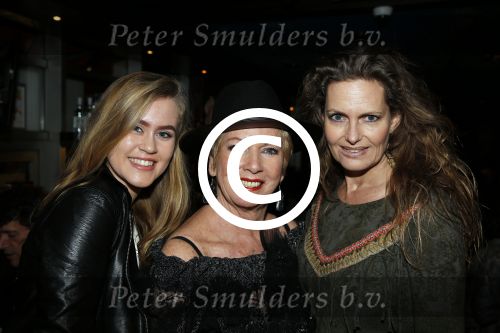 Amsterdam 11 februari 2016
Ria Valk viert haar 75e verjaardag bij Lovers. Ria met dochter en kleindochter