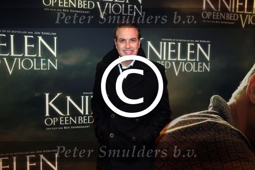 Amsterdam 22 februari 2016
Premiere Knielen op een Bed Violen in Tuschinski , Noortje Herlaar en partner Barry Atsma spelen de hoofdrol. Richard Kemper