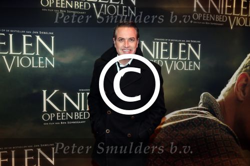 Amsterdam 22 februari 2016
Premiere Knielen op een Bed Violen in Tuschinski , Noortje Herlaar en partner Barry Atsma spelen de hoofdrol. Richard Kemper