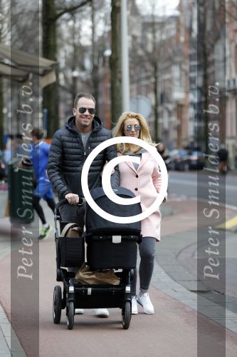 Amsterdam 5 maart 2016 
Robert Doornbos en Chantal Bles achter de kinderwagen.