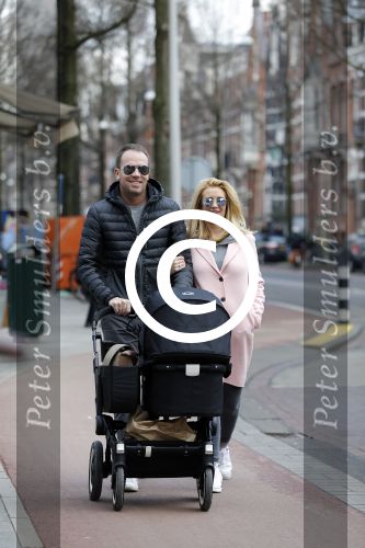 Amsterdam 5 maart 2016 
Robert Doornbos en Chantal Bles achter de kinderwagen.