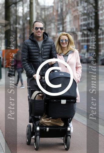 Amsterdam 5 maart 2016 
Robert Doornbos en Chantal Bles achter de kinderwagen.