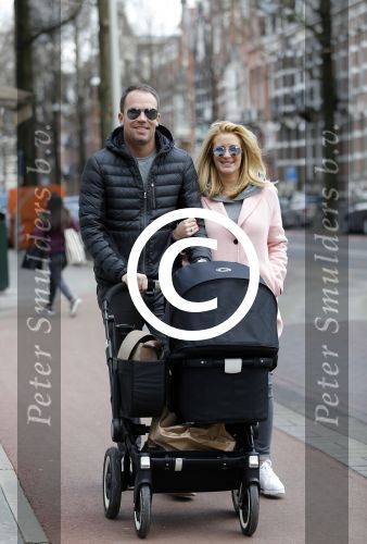 Amsterdam 5 maart 2016 
Robert Doornbos en Chantal Bles achter de kinderwagen.