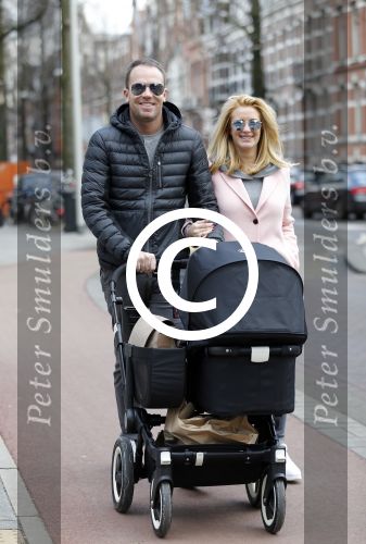Amsterdam 5 maart 2016 
Robert Doornbos en Chantal Bles achter de kinderwagen.