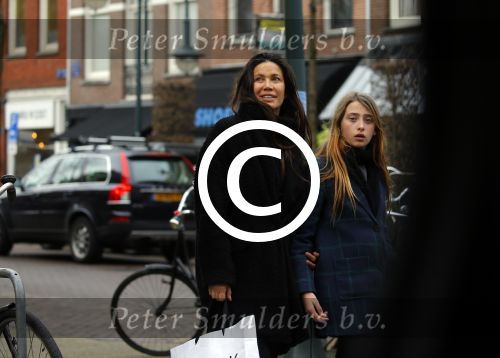 Amsterdam 8 maart 2016 
Robine v d Meer met haar dochter in Amsterdam zuid.