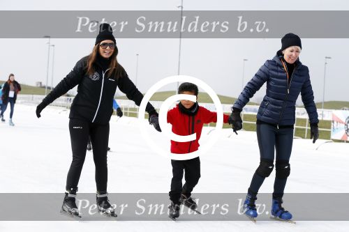 Biddinghuizen 6 maart 2016
De hollandse 100 georganiseerd door prins Bernhard jr . 10 km schaatsen en 90km fietsen .
De opbrengst gaat naar het onderzoek tegen lymphe klier kanker. Rosanna Kluivert met Monique des Bouvrie en zoon Shane