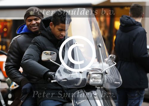 Amnsterdam 13 februari 2016 
Roue Verveer bij zijn zoon achter op de vespa scooter