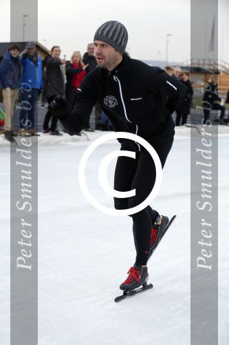 Biddinghuizen 6 maart 2016
De hollandse 100 georganiseerd door prins Bernhard jr . 10 km schaatsen en 90km fietsen .
De opbrengst gaat naar het onderzoek tegen lymphe klier kanker. Simon Keizer