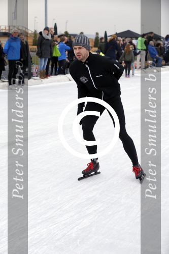 Biddinghuizen 6 maart 2016
De hollandse 100 georganiseerd door prins Bernhard jr . 10 km schaatsen en 90km fietsen .
De opbrengst gaat naar het onderzoek tegen lymphe klier kanker. Simon Keizer