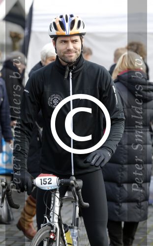 Biddinghuizen 6 maart 2016
De hollandse 100 georganiseerd door prins Bernhard jr . 10 km schaatsen en 90km fietsen .
De opbrengst gaat naar het onderzoek tegen lymphe klier kanker. Simon Keizer